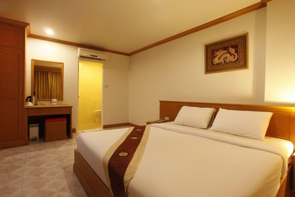 Patong Casa Jip Guesthouse מראה חיצוני תמונה