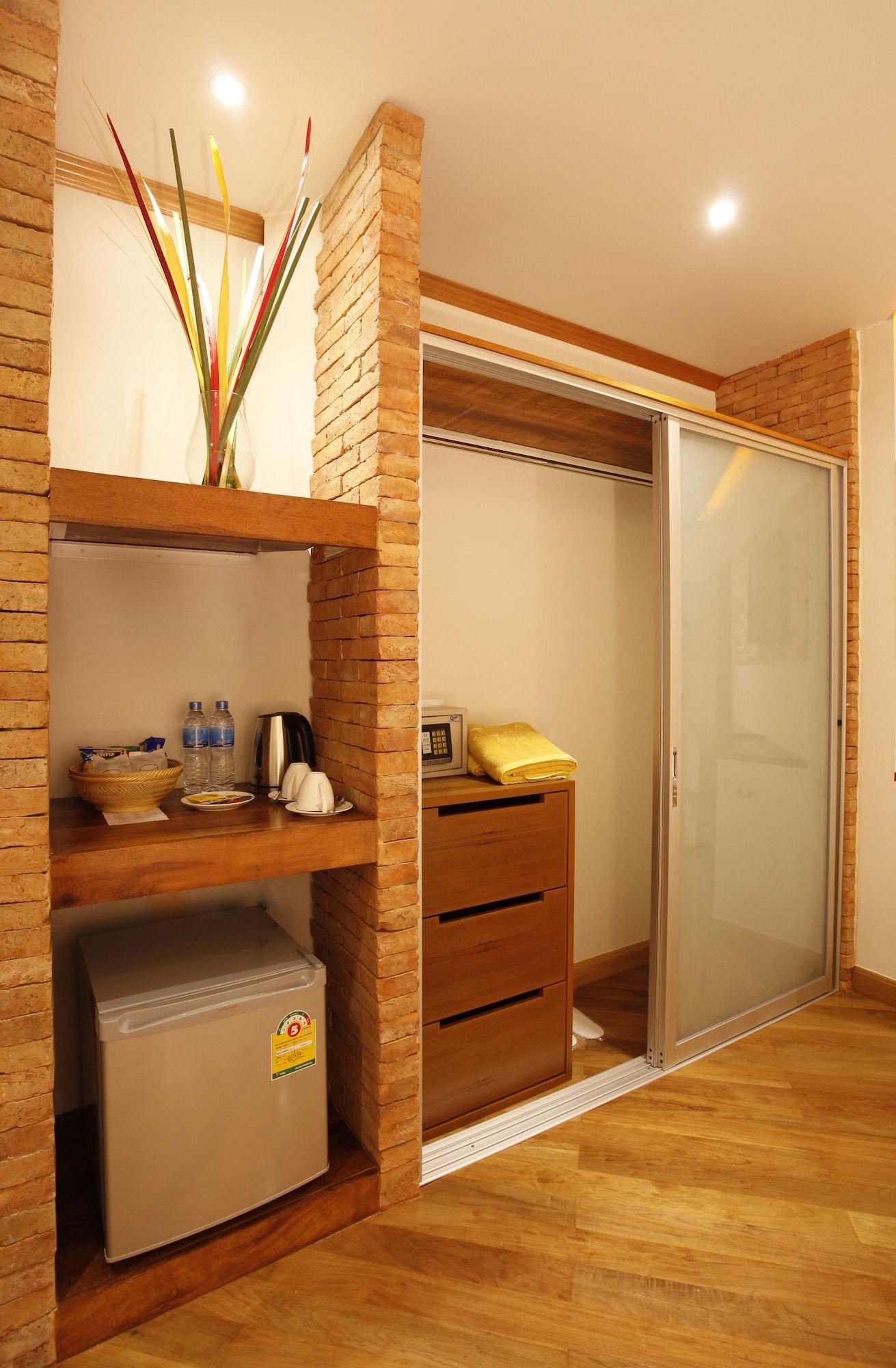 Patong Casa Jip Guesthouse מראה חיצוני תמונה