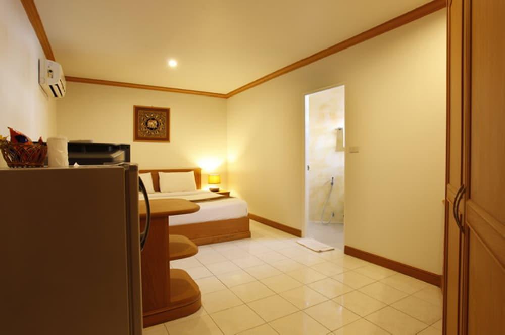Patong Casa Jip Guesthouse מראה חיצוני תמונה