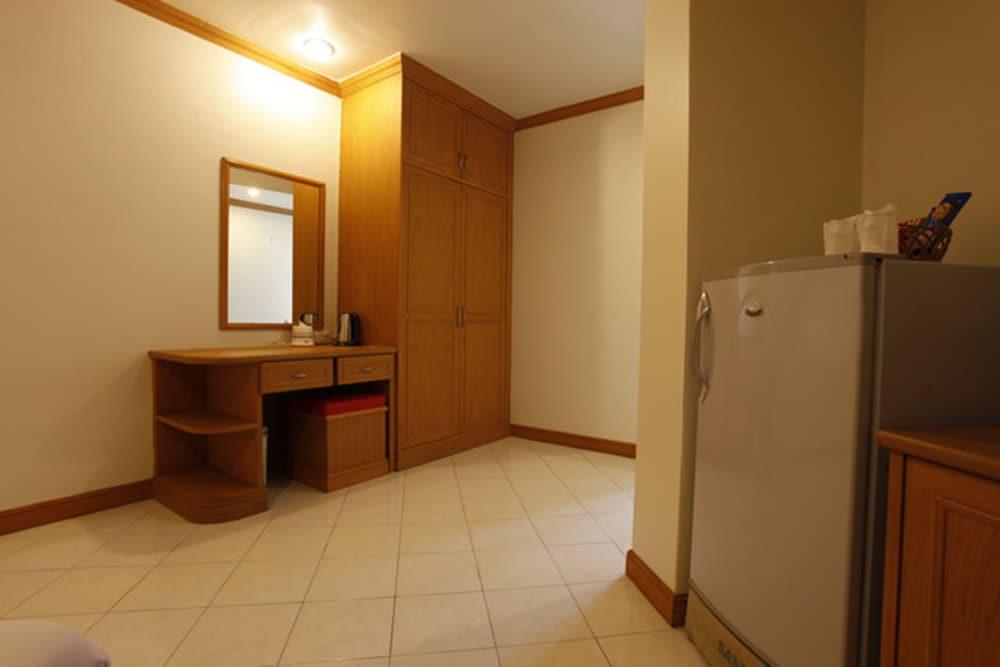Patong Casa Jip Guesthouse מראה חיצוני תמונה