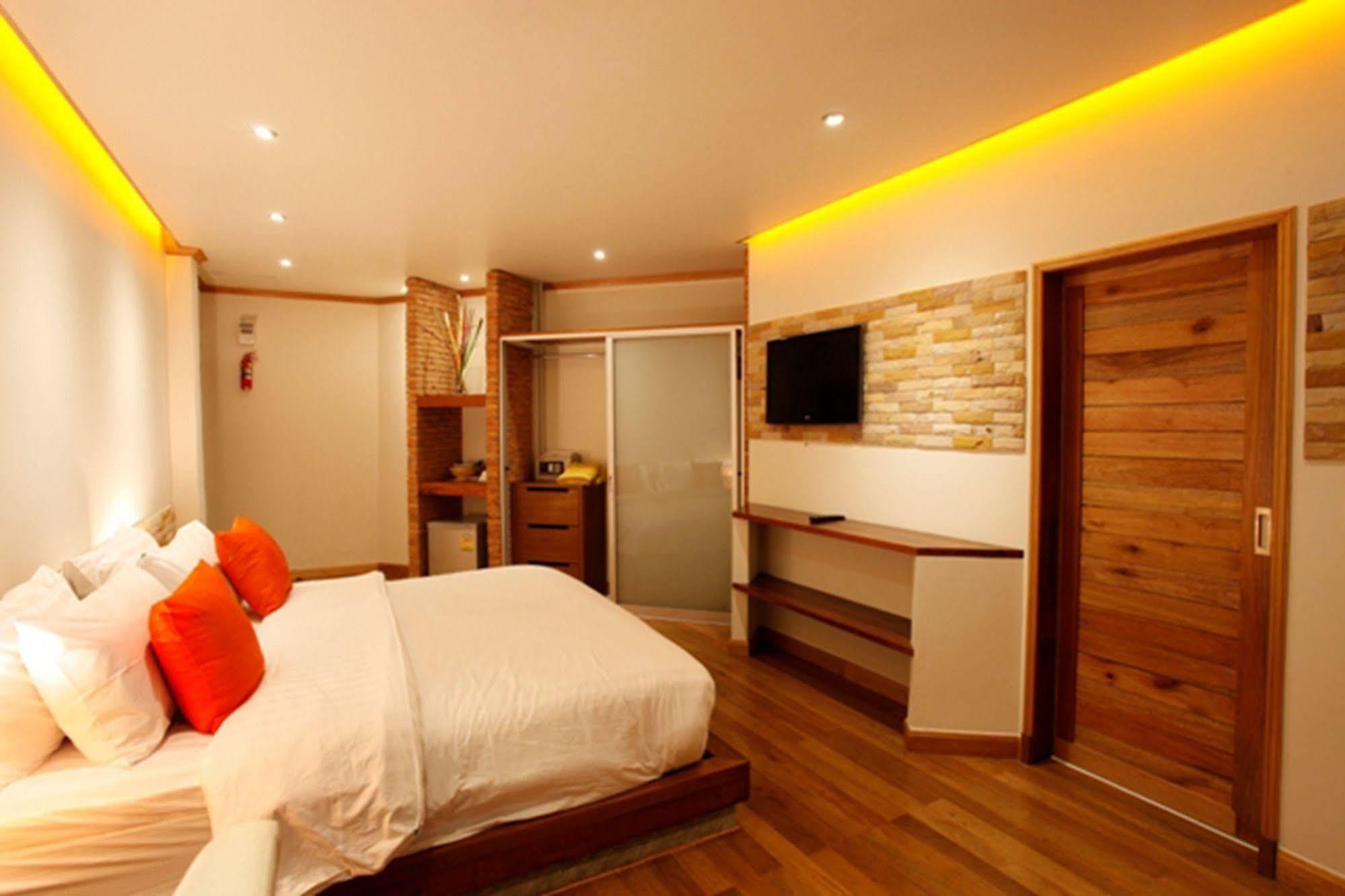 Patong Casa Jip Guesthouse מראה חיצוני תמונה