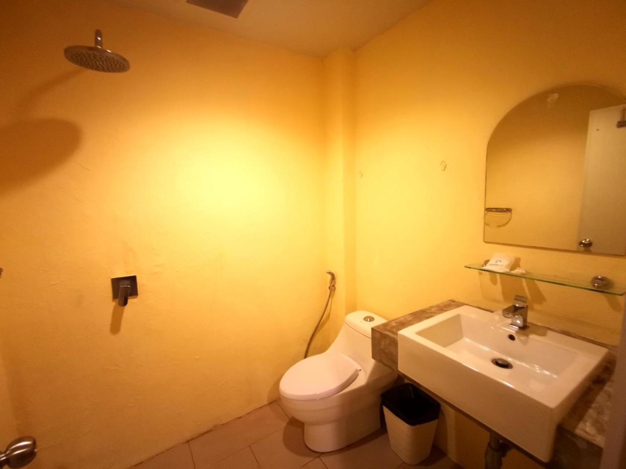Patong Casa Jip Guesthouse מראה חיצוני תמונה